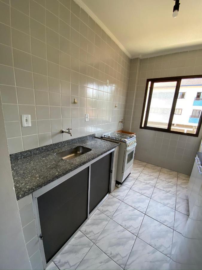 Apartamento Ubatuba, Itaguá, bem localizado, duas vagas de garagem Exterior foto