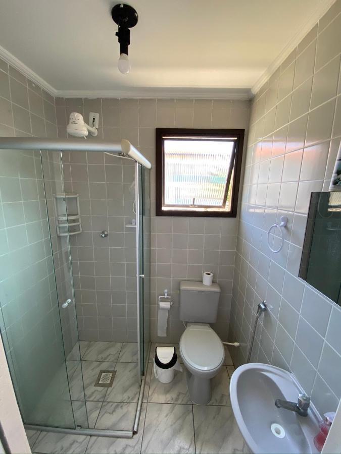 Apartamento Ubatuba, Itaguá, bem localizado, duas vagas de garagem Exterior foto